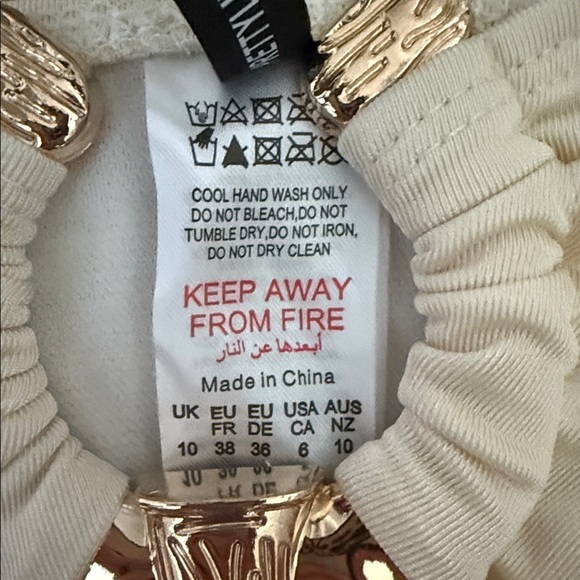 PrettyLittleThing Cream Bikini with Gold Detail - Picture 4 of 5